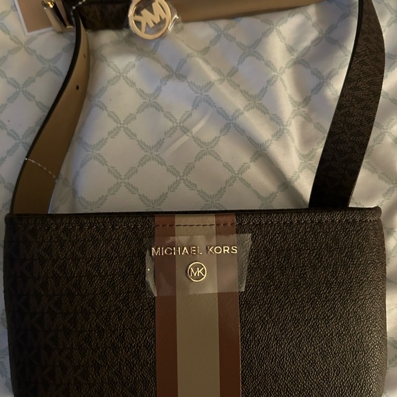Michael kors brown logo belt bag with stripe small NWT - Picture 2 of 5